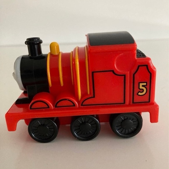 Thomas & Friends James Pullback Racer - Picture 3 of 7
